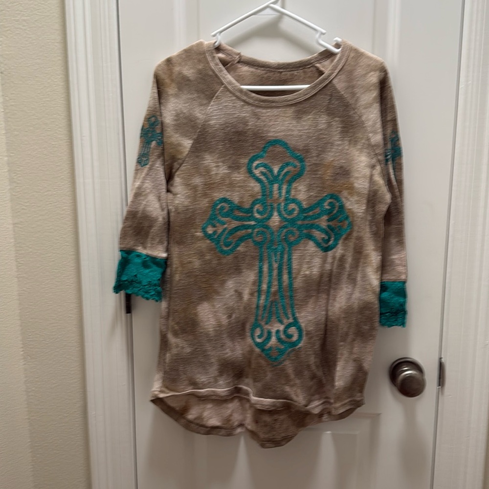 3/4 sleeve cross shirt